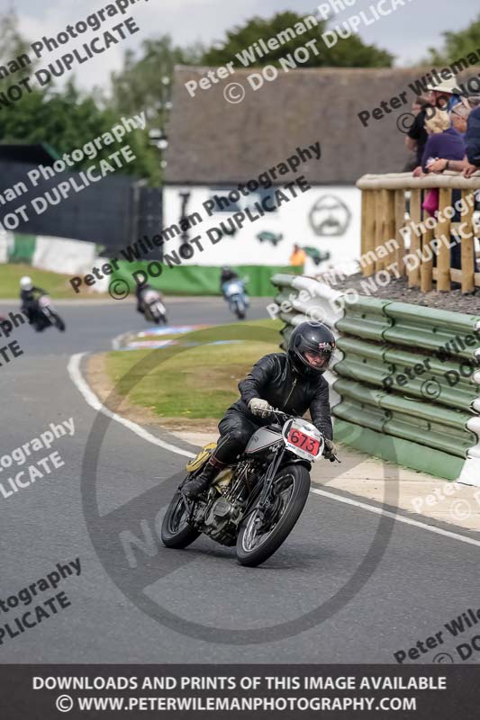 Vintage motorcycle club;eventdigitalimages;mallory park;mallory park trackday photographs;no limits trackdays;peter wileman photography;trackday digital images;trackday photos;vmcc festival 1000 bikes photographs